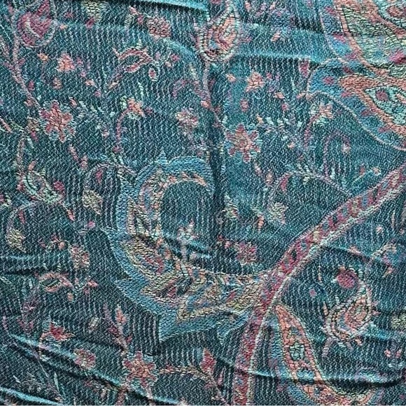 Elegant Shawl in Metallic Green Paisley-Versatile Wrap, Scarf, Veil, Soft Cozy - Picture 4 of 16